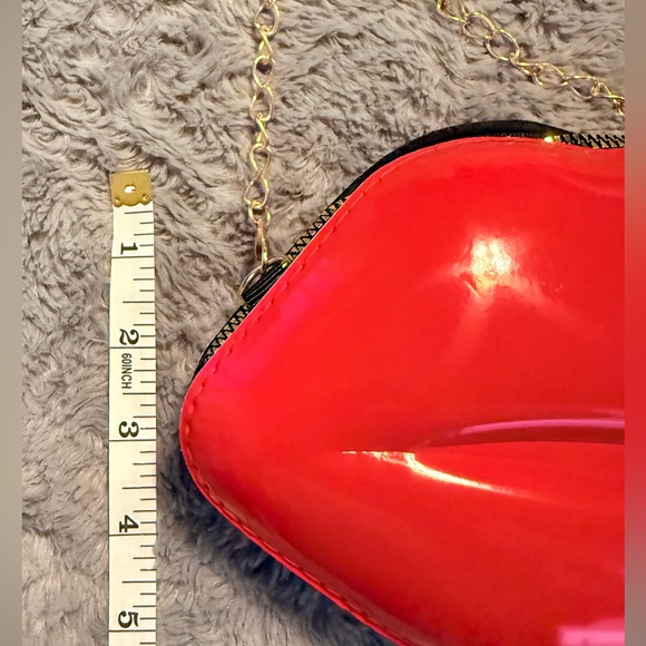 NWT! Red Lip-Shaped Women's Bag and Cherry Keychain - Picture 3 of 6